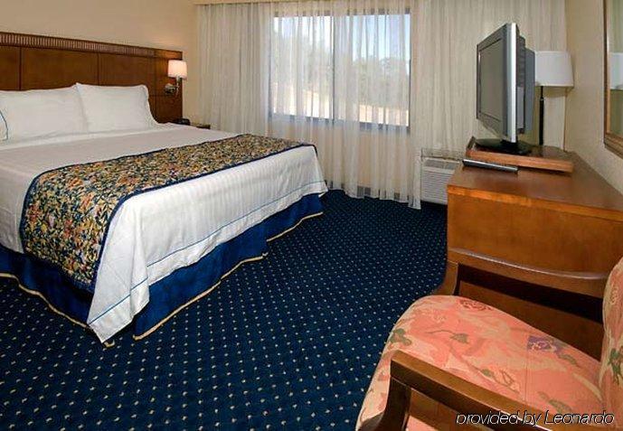 Courtyard by Marriott Birmingham Trussville Rum bild